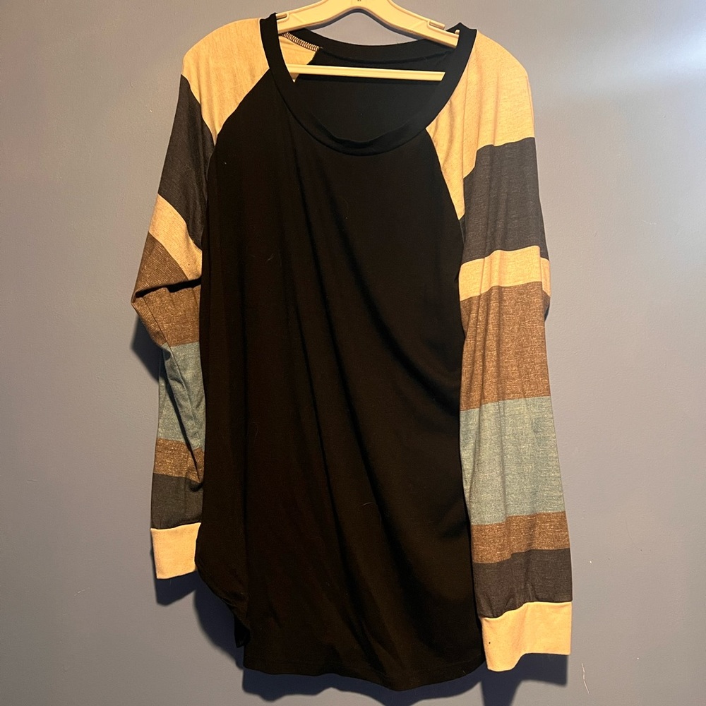Amazon Long Sleeve Top, no tags bought as a 2XL perfect with jeans